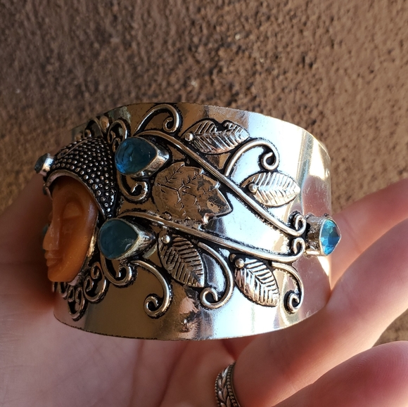 New Oversized Carved Goddess Face Blue Quartz 925 Silver Bracelet. - Picture 10 of 12